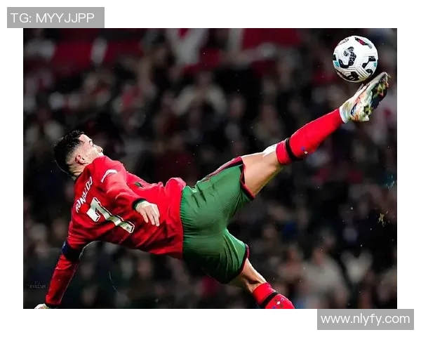 当前足球界第一梯队球星的实力对比与未来发展趋势分析