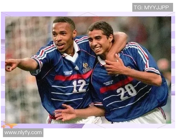 足球场上的传奇与荣耀 11号球星的崛起与传承